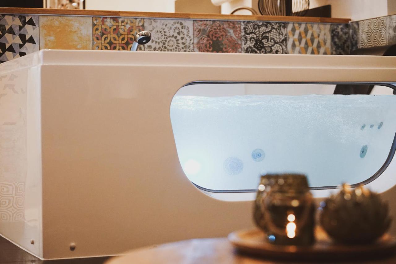 Stilvolles City-Loft Mit Privatem Whirlpool トリーア エクステリア 写真