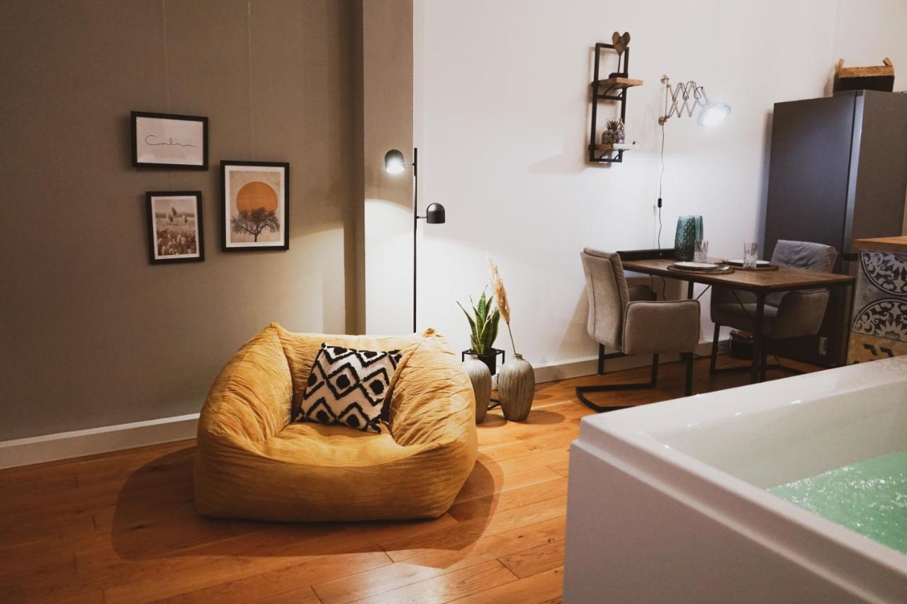 Stilvolles City-Loft Mit Privatem Whirlpool トリーア エクステリア 写真